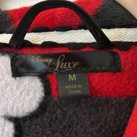 Minnie Mouse Fuzzy Robe - Picture 3 of 9